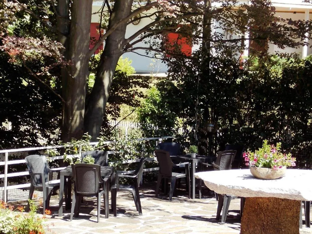 ***  Ultra Hotel - Alpino Restaurant Cuasso Al Monte Italien