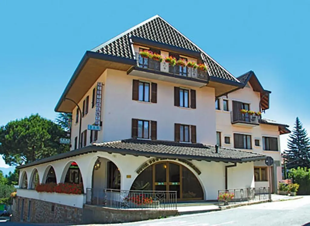 Ultra Hotel - Alpino Restaurant Cuasso Al Monte