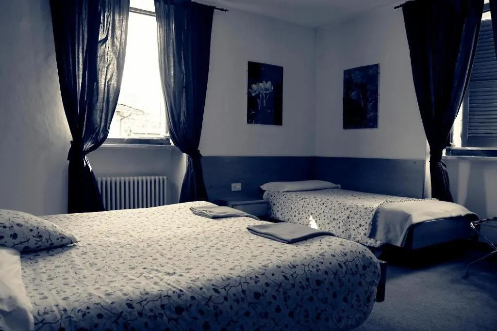 ***  Ultra Hotel - Alpino Restaurant Cuasso Al Monte Italien