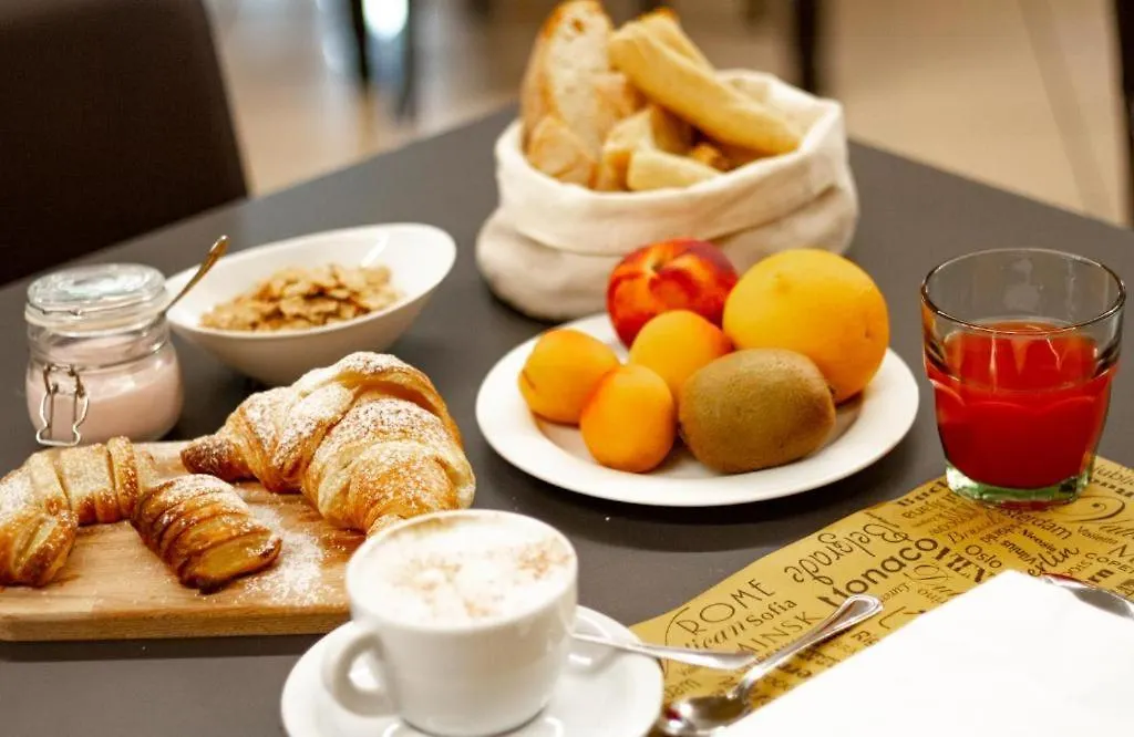 ***  Ultra Hotel - Alpino Restaurant Cuasso Al Monte Italy